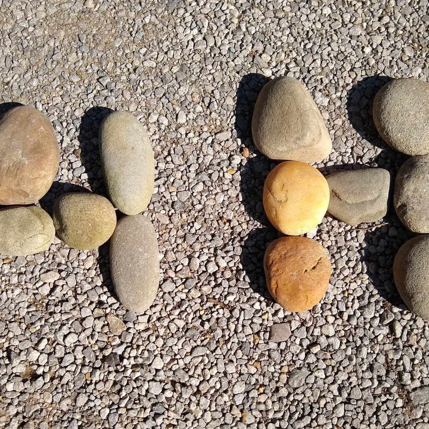 pebble stones spelling out 4-H 